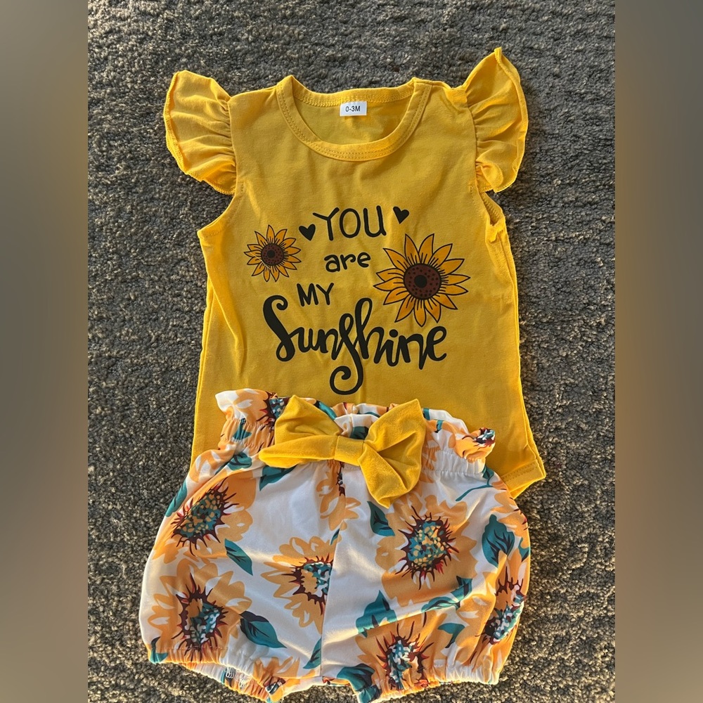 Shien Baby girl outfit
Size 0-3 
Never worn